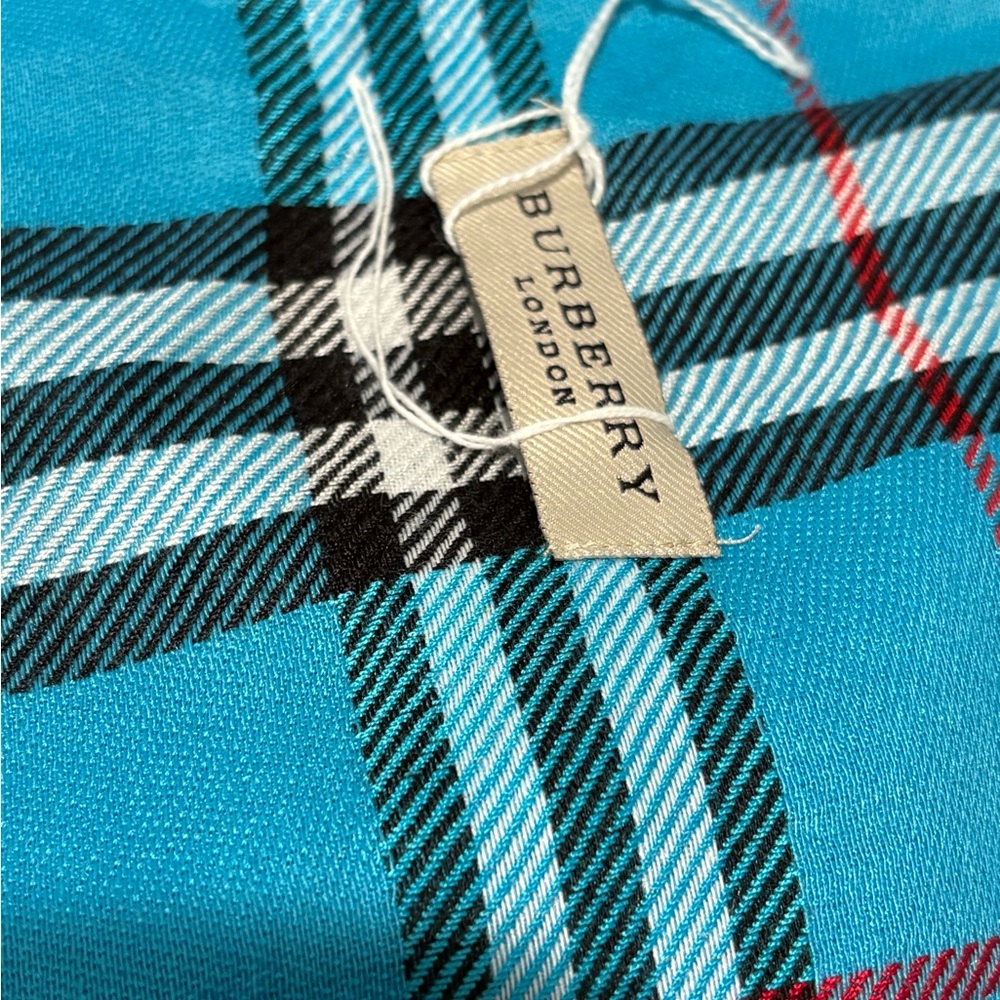 Authentic Burberry turquoise plaid scarf with certificate - Picture 7 of 9